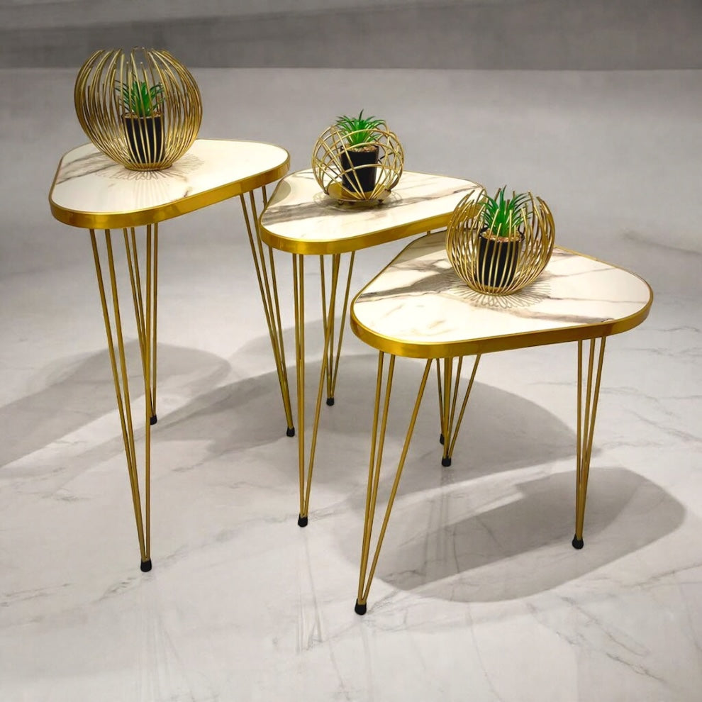 3 Nesting Table Triangular table 1701